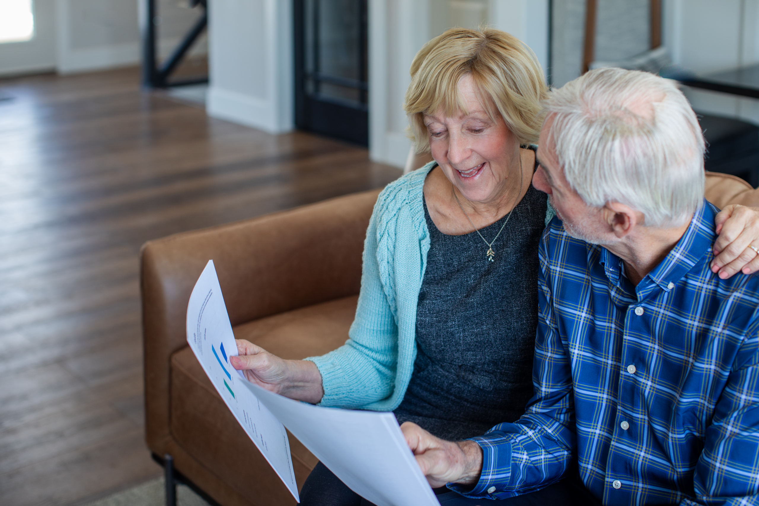 Infographic of a retired couple with questions working with Stage Ready Financial Planning